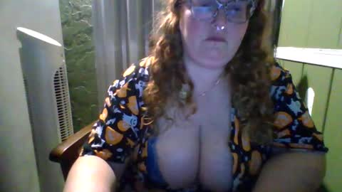 Snapshot of shelbyannn chatting on 04/18/26, 12:58 Red online show from 04/18/26, 12:58