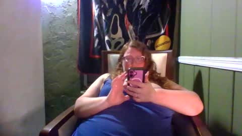 Snapshot of shelbyannn chatting on 04/22/26, 04:26 Red online show from 04/22/26, 04:26