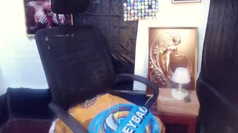 Snapshot of shemel69 chatting on 02/10/25, 11:13 MELODY online show from 02/10/25, 11:13