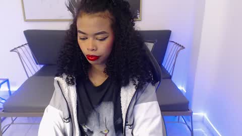 Shenna online show from 12/18/24, 01:34