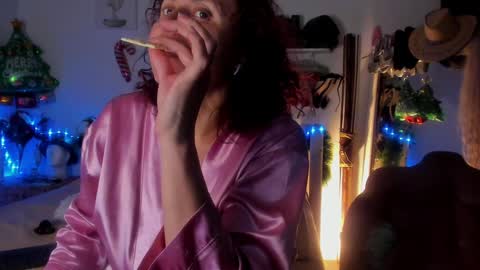 Snapshot of sherahade chatting on 12/12/24, 05:31 shera hade online show from 12/12/24, 05:31