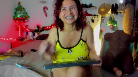 Snapshot of sherahade chatting on 12/21/24, 01:32 shera hade online show from 12/21/24, 01:32