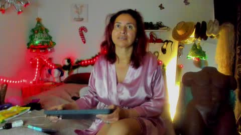 Snapshot of sherahade chatting on 12/22/24, 10:38 shera hade online show from 12/22/24, 10:38