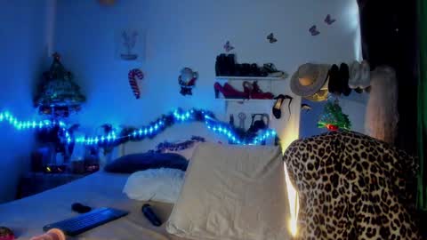 Snapshot of sherahade chatting on 12/28/24, 12:35 shera hade online show from 12/28/24, 12:35