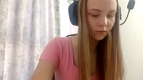 Snapshot of sherrylkeep chatting on 11/29/25, 06:16 Lisa online show from 11/29/25, 06:16