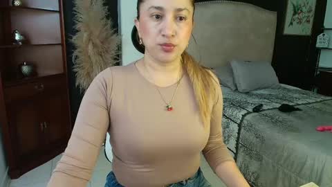 sheryl_jones online show from 06/09/26, 11:00