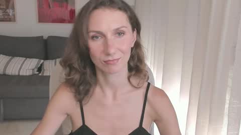 shesleepsnaked online show from 10/01/25, 04:02