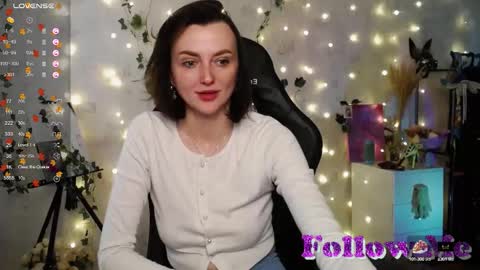 Snapshot of sheslike_firstlove chatting on 10/13/25, 07:08 Vanessa online show from 10/13/25, 07:08