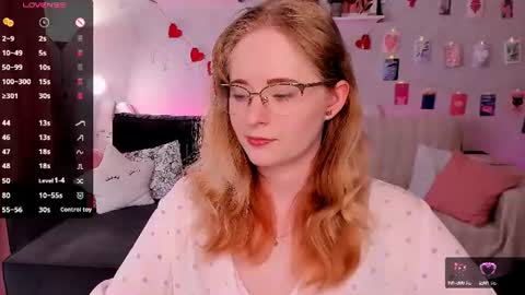 Snapshot of sheslinki chatting on 07/30/26, 08:46 Hello guys my name is Aemilia online show from 07/30/26, 08:46