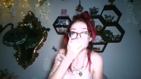 Snapshot of shespeachy chatting on 06/15/26, 04:25 peachy online show from 06/15/26, 04:25