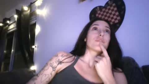Snapshot of shespeachy chatting on 07/23/26, 04:21 peachy online show from 07/23/26, 04:21