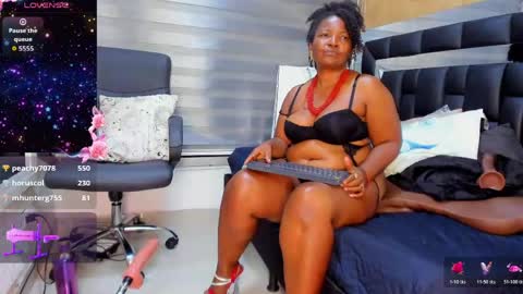 Snapshot of sheyla__ebony chatting on 05/22/26, 01:13 sheyla__ebony online show from 05/22/26, 01:13