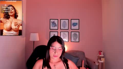 Snapshot of sheyla_hills_ chatting on 01/17/26, 04:39 Sheyla online show from 01/17/26, 04:39