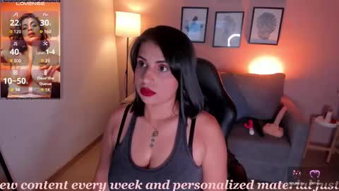 Snapshot of sheyla_hills_ chatting on 03/21/26, 04:06 Sheyla online show from 03/21/26, 04:06
