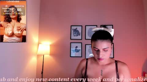 Snapshot of sheyla_hills_ chatting on 04/28/26, 04:06 Sheyla online show from 04/28/26, 04:06