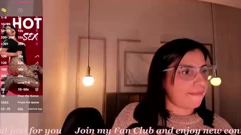 Snapshot of sheyla_hills_ chatting on 06/17/26, 03:57 Sheyla online show from 06/17/26, 03:57
