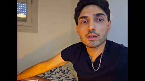 Snapshot of shhervin chatting on 12/14/25, 02:55 shhervin online show from 12/14/25, 02:55