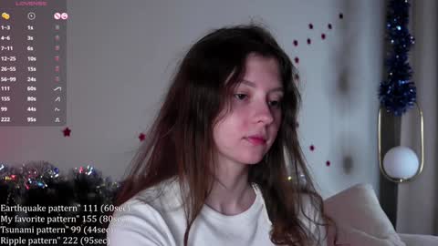 Snapshot of shickshackshock chatting on 12/24/24, 04:19 Iris online show from 12/24/24, 04:19