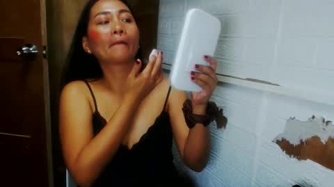 Snapshot of shinecathy chatting on 11/27/25, 12:56 shine online show from 11/27/25, 12:56