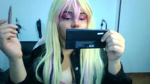 Snapshot of shineex chatting on 02/15/25, 01:10 Shinee online show from 02/15/25, 01:10