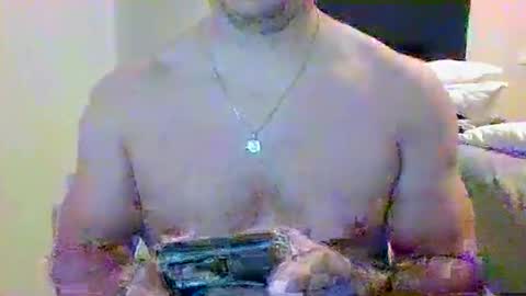 shines08092 online show from 12/18/24, 11:13