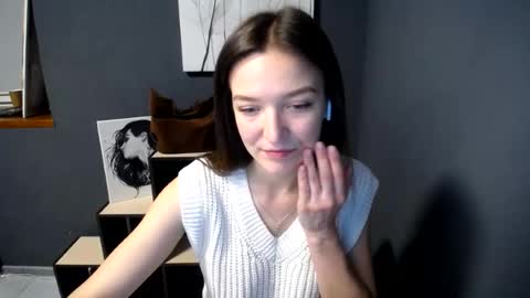 Snapshot of shining_pearl chatting on 06/15/26, 07:43 Jesica online show from 06/15/26, 07:43