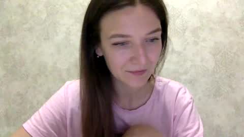 Snapshot of shining_pearl chatting on 06/19/26, 06:45 Jesica online show from 06/19/26, 06:45