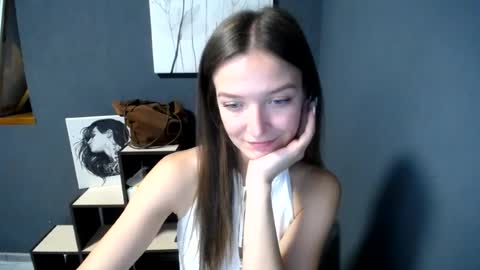 Snapshot of shining_pearl chatting on 07/20/26, 10:39 Jesica online show from 07/20/26, 10:39