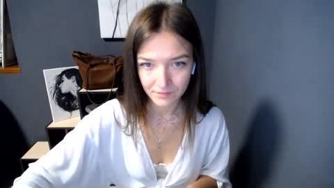 Snapshot of shining_pearl chatting on 07/24/26, 06:44 Jesica online show from 07/24/26, 06:44