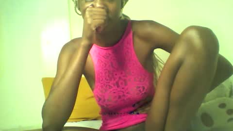 Snapshot of shipeta2 chatting on 05/06/26, 05:18 detiefmagdalina2026 online show from 05/06/26, 05:18