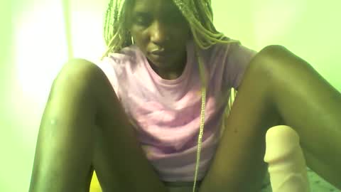 Snapshot of shipeta2 chatting on 05/18/26, 04:07 detiefmagdalina2026 online show from 05/18/26, 04:07