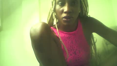 Snapshot of shipeta2 chatting on 05/18/26, 04:35 detiefmagdalina2026 online show from 05/18/26, 04:35