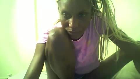 Snapshot of shipeta2 chatting on 05/31/26, 05:26 detiefmagdalina2026 online show from 05/31/26, 05:26