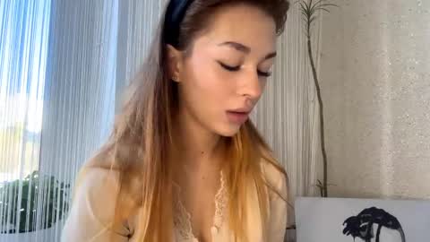 Snapshot of shirleepoma chatting on 04/17/26, 06:16 Joli online show from 04/17/26, 06:16