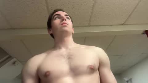shirtlesshunk15 online show from 04/27/26, 03:04