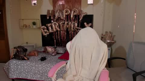  kendal  online show from 02/10/25, 04:36