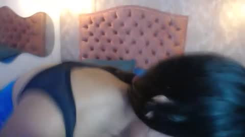 shofia_bueno online show from 04/17/26, 02:09