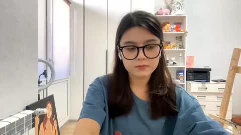 Snapshot of shontagrabowski chatting on 03/15/26, 12:33 Marie online show from 03/15/26, 12:33