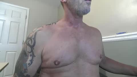Snapshot of shooter0069 chatting on 01/30/25, 04:55 Getting mine online show from 01/30/25, 04:55