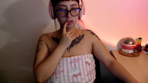 Snapshot of shopie_hank chatting on 09/11/25, 05:18 Shopie Hank online show from 09/11/25, 05:18