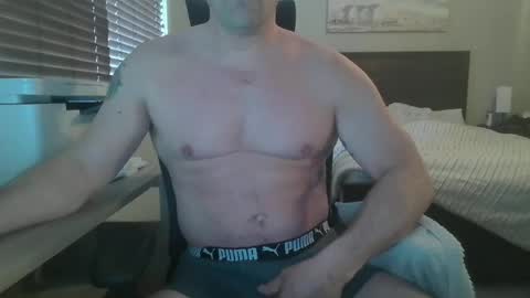 Snapshot of shorterhair99 chatting on 05/13/26, 02:14 shorterhair99 online show from 05/13/26, 02:14