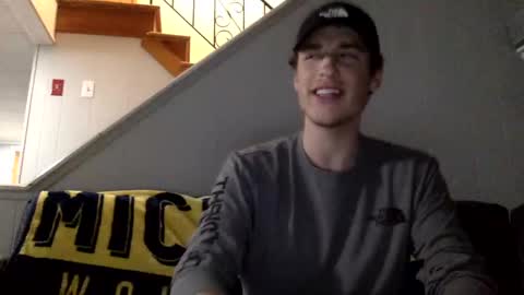 Snapshot of shortiesn40s chatting on 11/19/25, 08:36 shortiesn40s online show from 11/19/25, 08:36