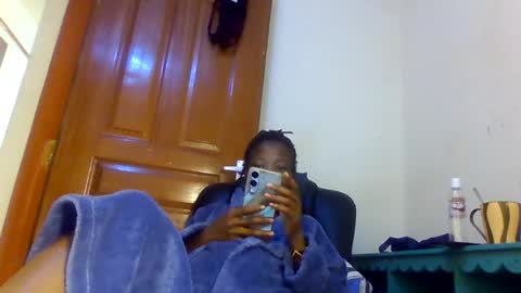 Snapshot of shortnswee254 chatting on 03/27/26, 08:30 shortnswee254 online show from 03/27/26, 08:30