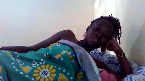Snapshot of shortnswee254 chatting on 05/26/26, 04:19 shortnswee254 online show from 05/26/26, 04:19