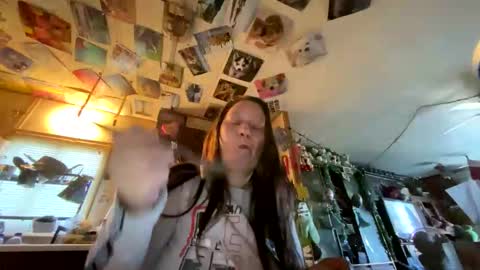 Snapshot of shorty920505 chatting on 10/23/25, 09:35 shorty920505 online show from 10/23/25, 09:35