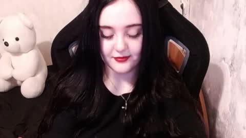 Snapshot of show_for_you chatting on 12/18/24, 11:24 show_for_you online show from 12/18/24, 11:24