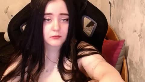 Snapshot of show_for_you chatting on 01/08/25, 02:25 show_for_you online show from 01/08/25, 02:25