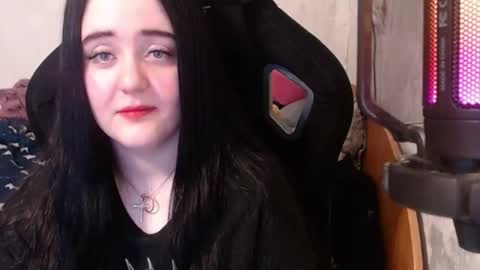 Snapshot of show_for_you chatting on 03/12/25, 10:05 show_for_you online show from 03/12/25, 10:05