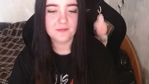 Snapshot of show_for_you chatting on 09/15/25, 11:32 show_for_you online show from 09/15/25, 11:32