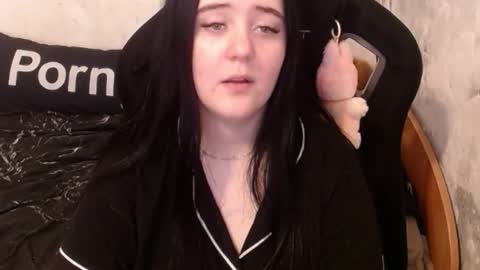 Snapshot of show_for_you chatting on 10/15/25, 09:09 show_for_you online show from 10/15/25, 09:09